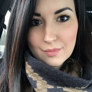 Meet your Posher, Olivia